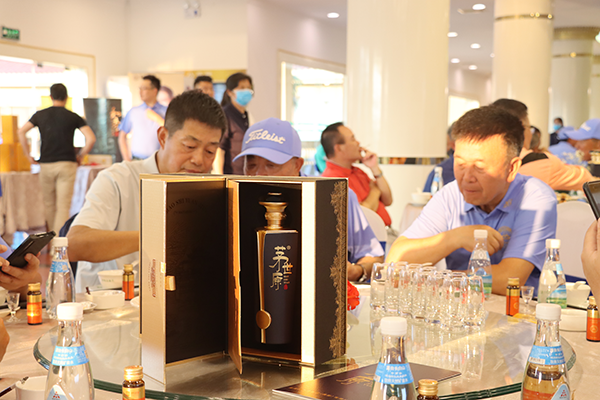 哪些酒属于酱香型白酒(揭秘中国白酒中的酱香型佼佼者)