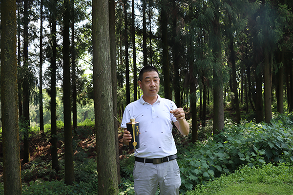 酱香型白酒储存多长时间好喝呢(酒存几年？酱香型白酒储存时间探讨！)