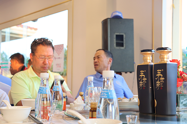 酱香型白酒贴牌定制厂家(酒厂定制  酱香白酒  量身订做  定制服务  高品质定制白酒厂家)