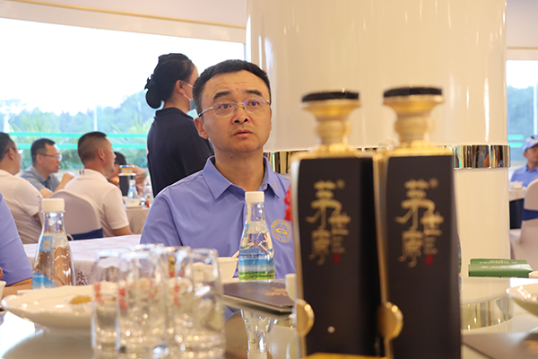 茅台镇白酒贴牌定制酒厂家地址