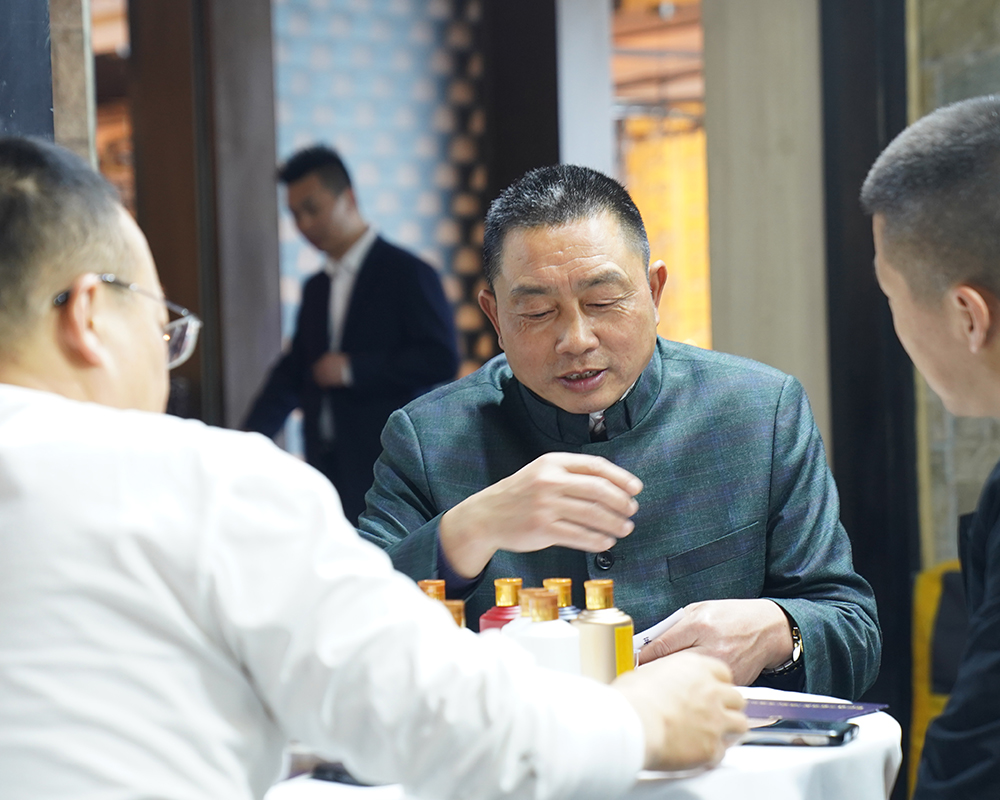 茅台镇酱香酒厂商电话多少