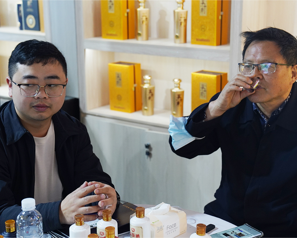 茅台镇酱香酒白酒哪个好