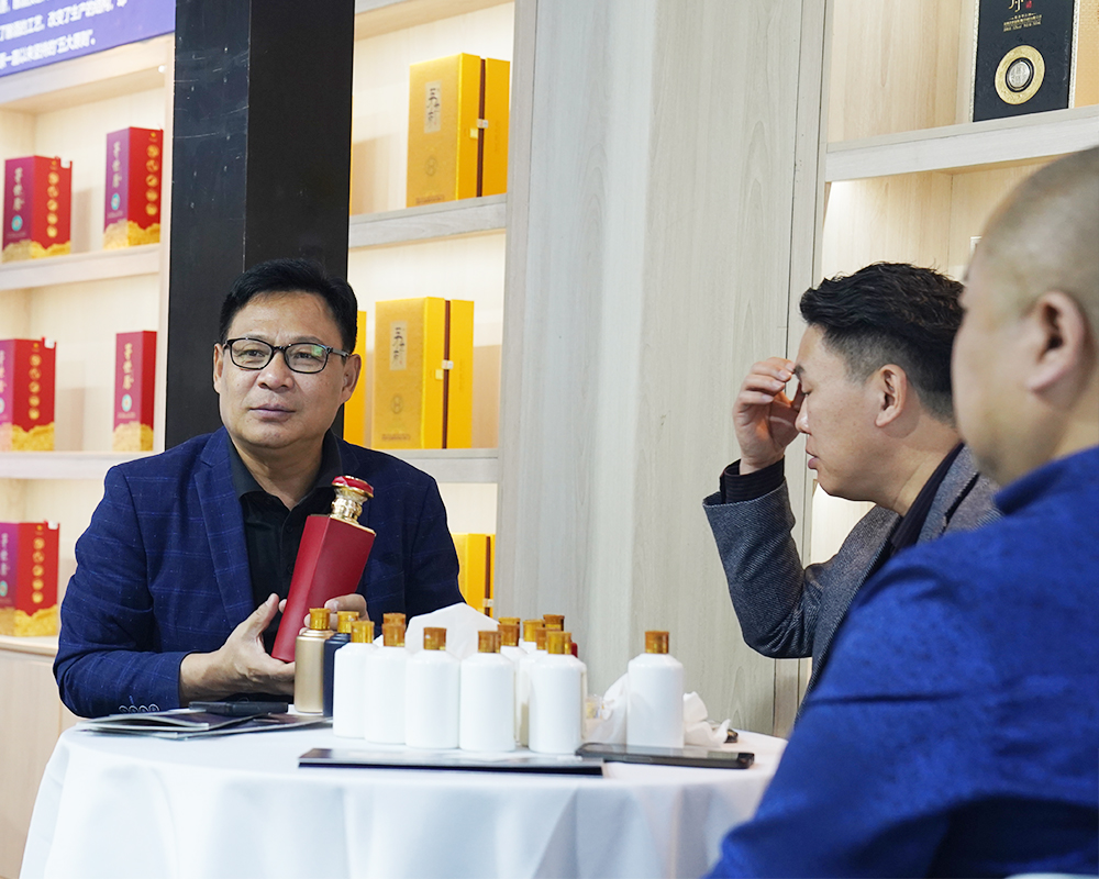 茅台镇酱香酒白瓶酒多少钱