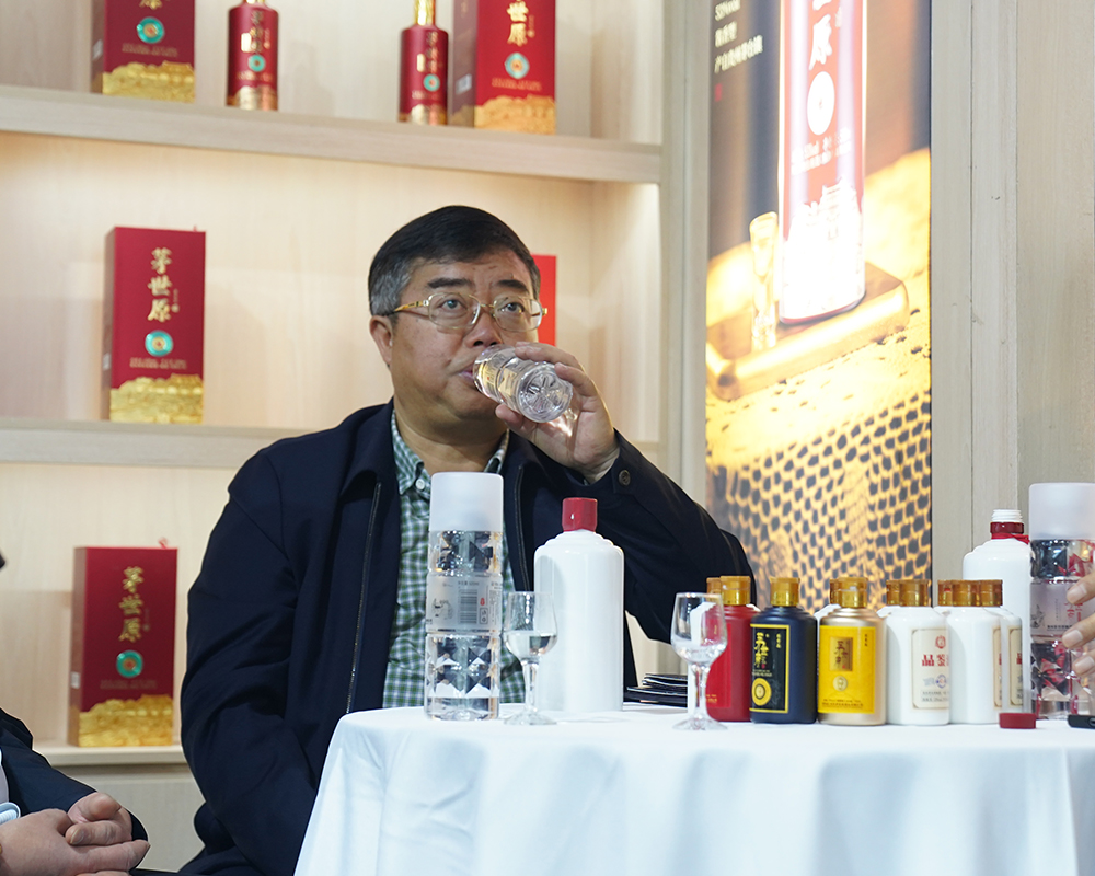 茅台镇酱香酒厂总共有多少