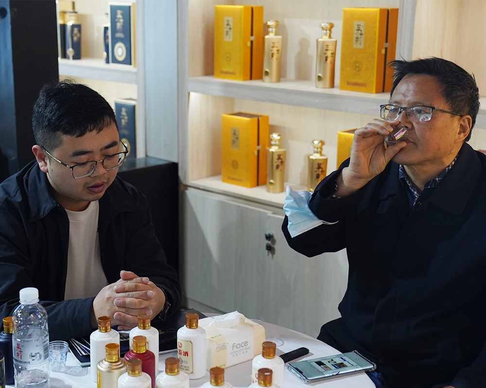 茅台镇酱香酒厂家在哪里