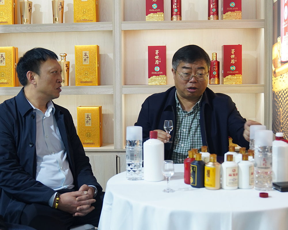 茅台镇酱香酒厂老酒多少钱一瓶