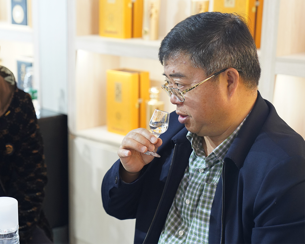 茅台镇酱香酒厂怎么拿酒