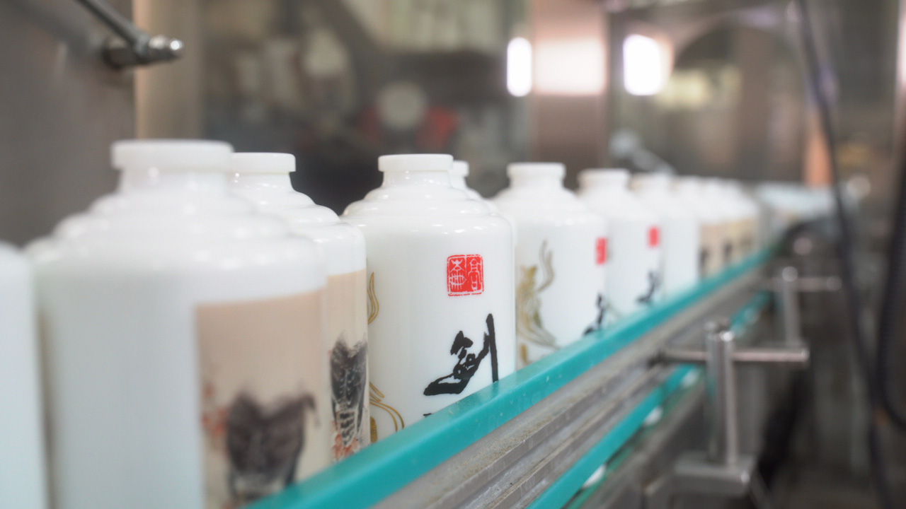 茅台镇全是酱香酒吗