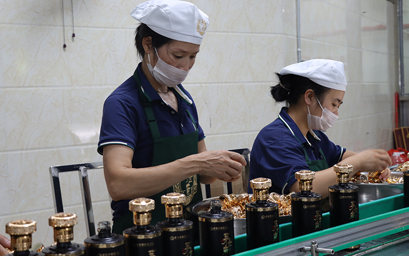 做白酒品牌代理商要多少钱(做白酒品牌代理商需要多少资金投入)