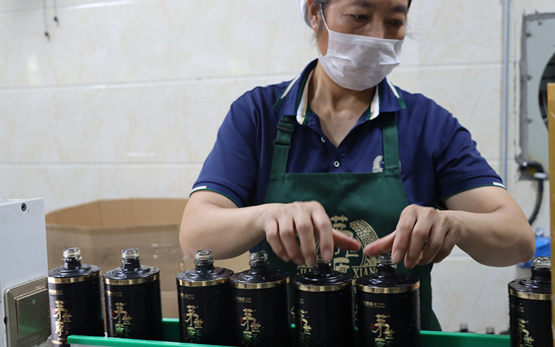 做一个白酒代理要多少钱(做白酒代理需要的具体费用是多少)