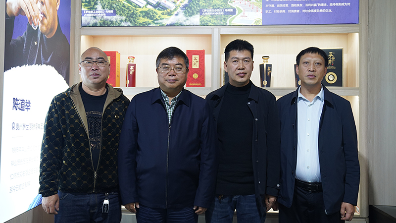 探索小厂白酒代理之路：机遇与挑战并存