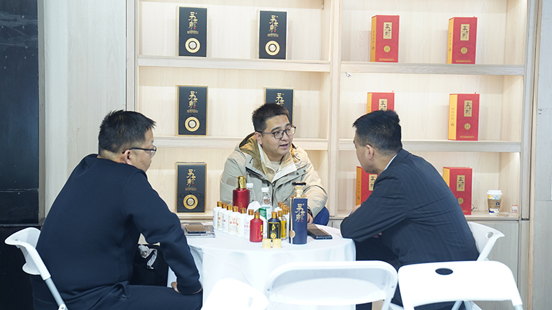 辽宁酱香白酒代理商的市场突围与未来展望 辽宁酱香白酒代理商的市场突围与未来展望